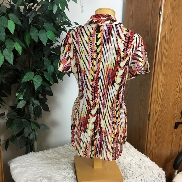 SERENADE 2X multi color pleated collared button down batwing sleeve top - Picture 10 of 14